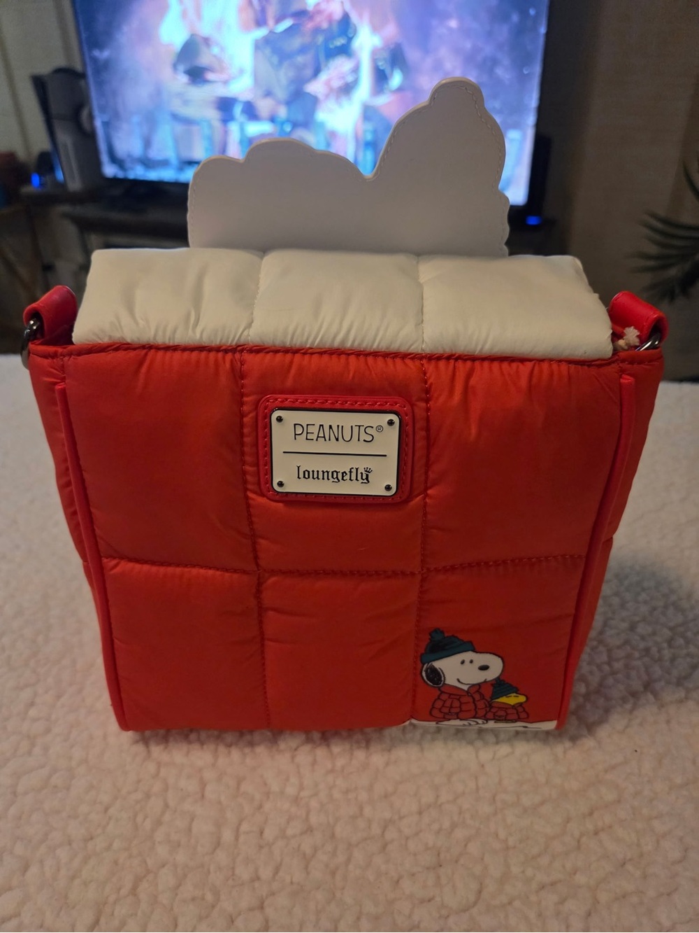 New With Tags Loungefly Peanuts Snoopy Holiday Crossbody Bag – PNTB0017 - Picture 3 of 5